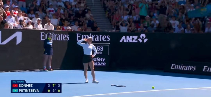 B Sports-普丁塞娃赛后跳舞硬刚观众嘘声，梅总五盘逆转会师钱同学引爆舆论|网球|土耳其|梅德韦杰夫|澳网|女单_新浪体育_新浪新闻