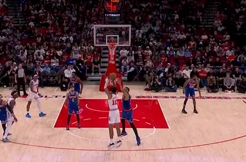 必一运动-史密斯顶着唐斯三分再中，火箭三分32投14中&amp;amp;命中率43.8%